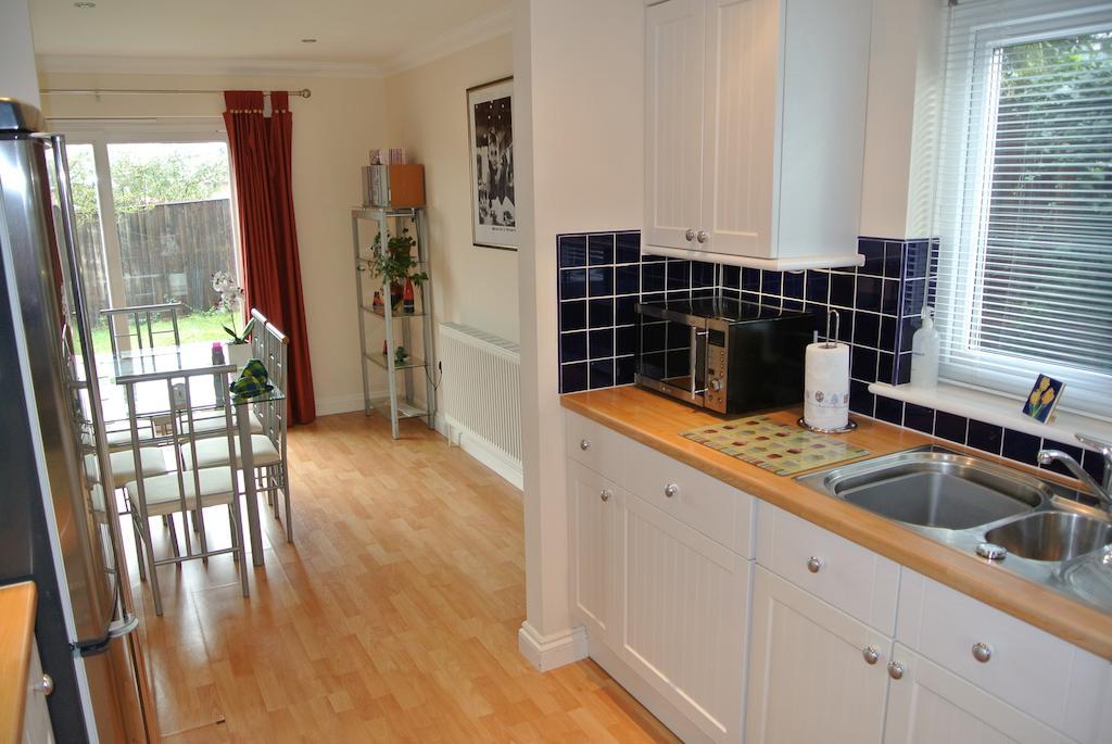 Bramley Cottage Sandown Exteriör bild